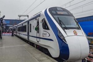Varanasi -  प्रधानमंत्री नरेंद्र मोदी के संसदीय क्षेत्र वाराणसी के लोगों को एक और नई हाई स्पीड ट्रेन की सौगात मिलने वाली है। हालांकि ये ट्रेन वाराणसी से कब और किस रूट पर चलाई जाएगी,