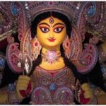 Shardiya Navratri -  शारदीय नवरात्रि 2022  जानिए माता रानी का मेकअप करते समय किन चीजों का करें इस्तेमाल शारदीय नवरात्रि 2022 नवरात्रि के दौरान हर कोई माता रानी के रंग में रंग जाता है। कोई व्रत रखता है तो कोई मां दुर्गा को प्रसन्न करने के लिए प्रतिदिन मंदिर की सफाई करता है।