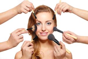 Base Makeup : ये आसान टिप्स सर्दियों में भी आपके बेस मेकअप को क्रीज़लेस बना देंगे
