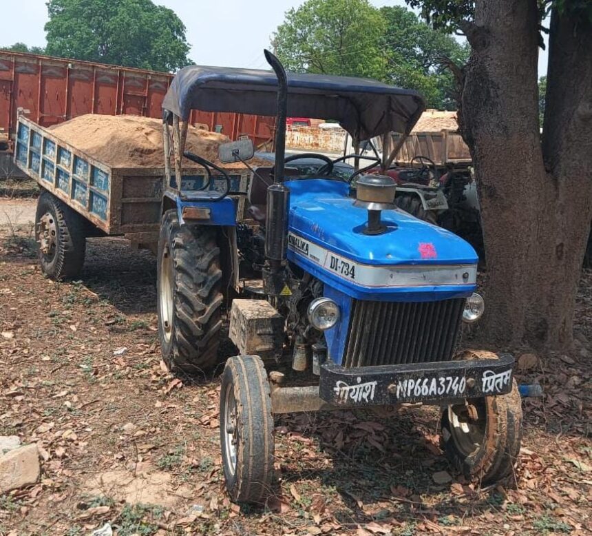SINGRAULI NEWS - जियावन पुलिस ने अवैध रेत परिवहन करते ट्रैक्टर को किया जप्त